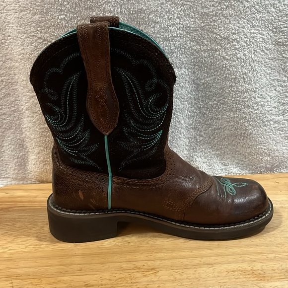 Ariat Dark Brown & Turquoise Leather & Suede Embroidered Short Boots 38 EU 8B US - Picture 2 of 13
